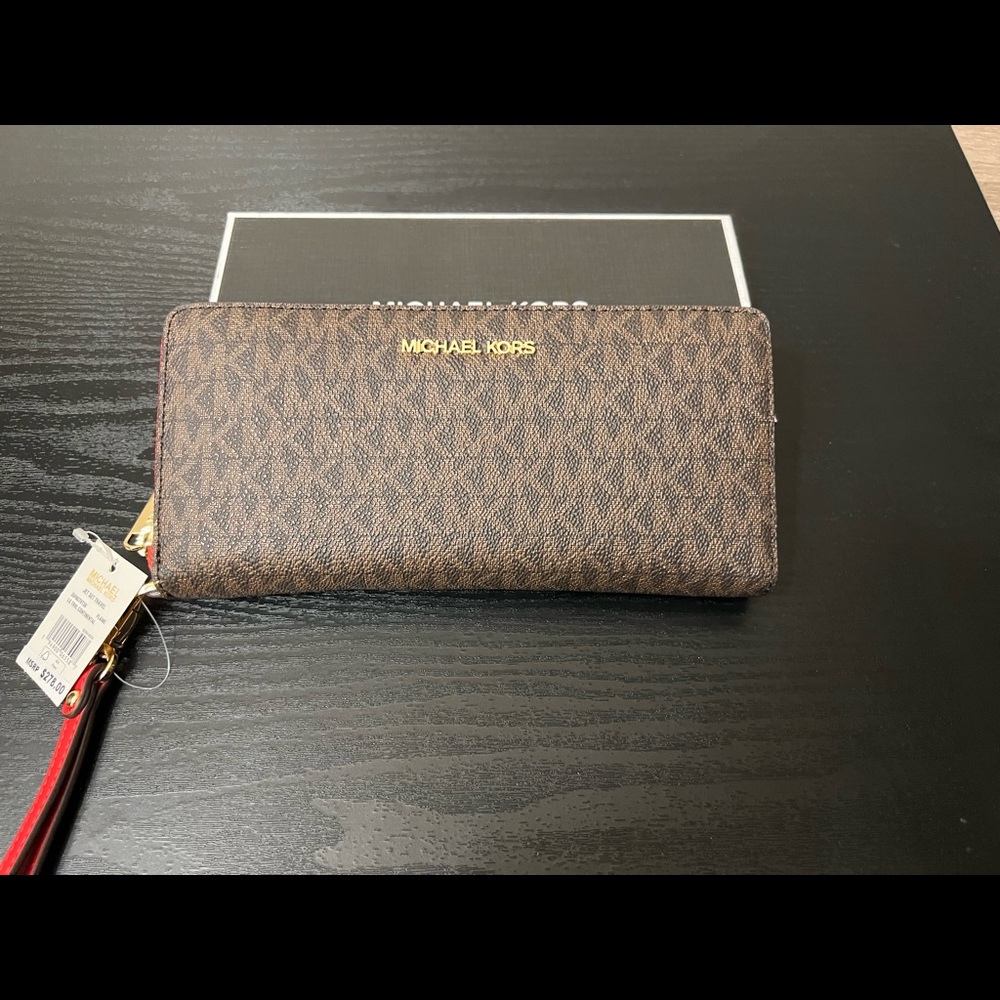 Michael Kors Jet Set Travel Wallet